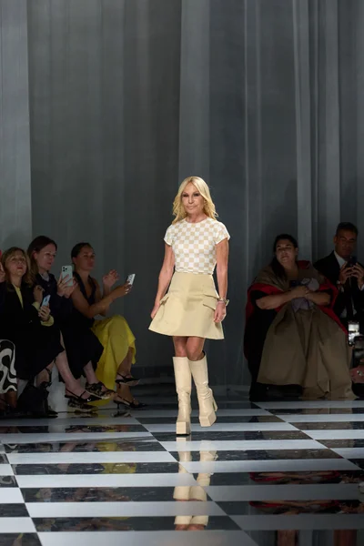Look 75